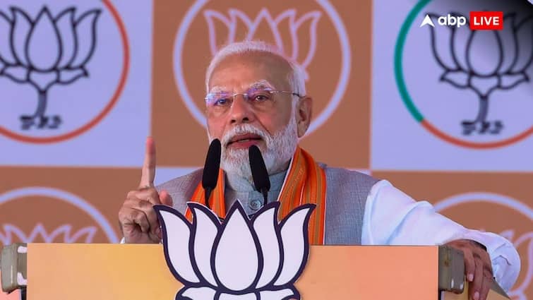 Maharashtra Assembly Elections 2024 PM Modi Attack On Congress says The royal family of Congress thinks they are born to rule the country