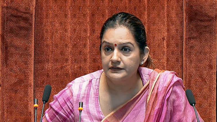'95 सीटों पर गिने और डाले गए वोटों में अंतर', EVM को लेकर शिवसेना के चौंकाने वाले आरोप