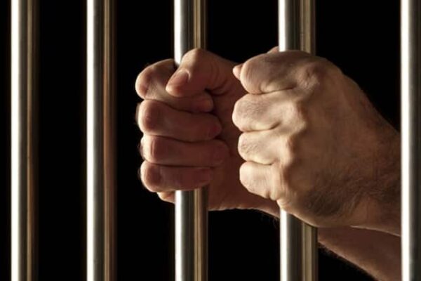 पाक-ब्रिटिश बच्ची की दर्दनाक मौत: पिता की क्रूरता के खुलासे से हिल गया ब्रिटेन