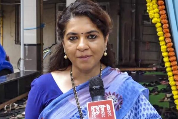 उद्धव गुट के सांसद की महिला नेता पर आपत्तिजनक टिप्पणी, शाइना एनसी का करारा जवाब