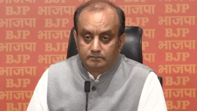 कैश फॉर वोट कांड! विनोद तावड़े के बचाव में BJP बोली- ‘CCTV देख लें, हवा में लट्ठ न भांजे MVA’