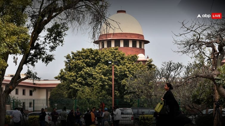 Supreme Court seeks election commission explanation on increasing voters number per polling booth