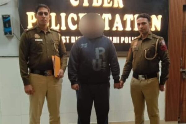 Delhi police arrested cyber criminal extortion 500 female on bumble 200 snapchat total 700 women as us model