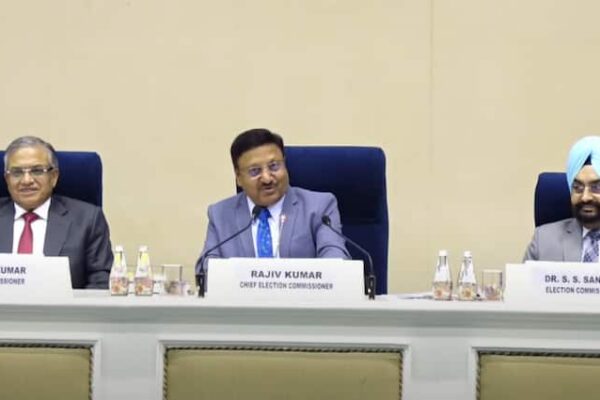 जम्मू कश्मीर की सीटों पर टल गया उपचुनाव, जानें क्यों चुनाव आयोग ने लिया ये बड़ा फैसला