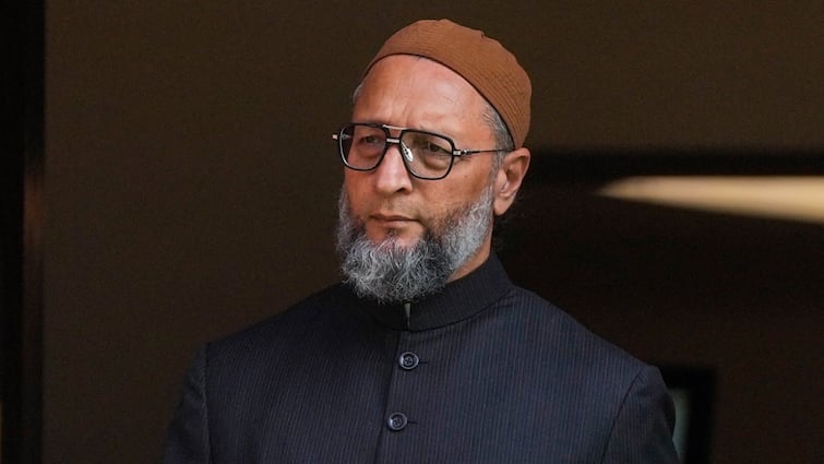 delhi assembly election 2025 asaduddin owaisi aimim will field candidates on 10 seats tension for aap Arvind Kejriwal Manish Sisodia