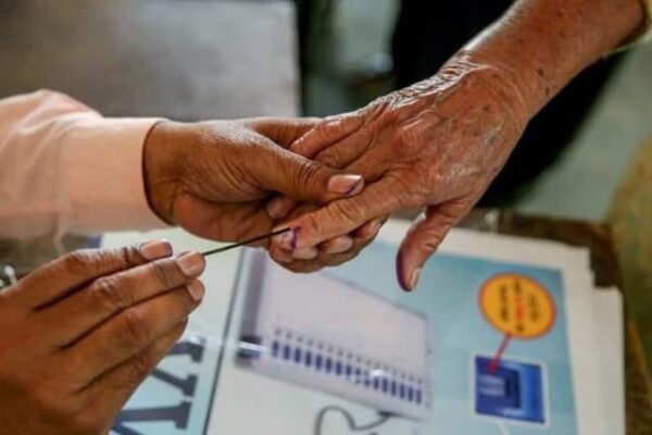 Delhi Assembly Elections 2025 Voters decreased in 14 seats in Delhi AAP BJP congress