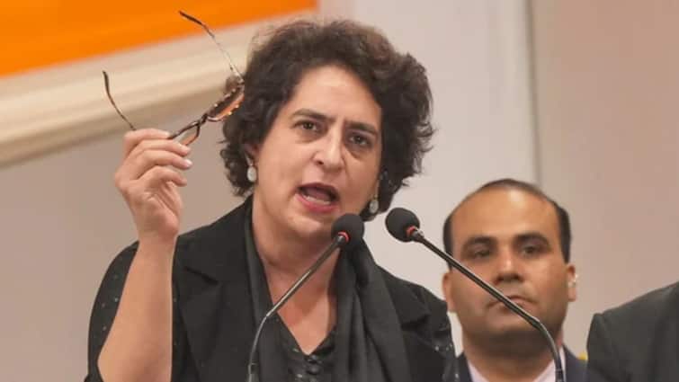 Congress leader Priyanka Gandhi has targeted BJP during Delhi Assembly Elections 2025 campaign