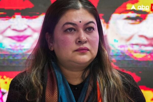 Mustafabad Name Change Controversy BJP Congress Ragini Nayak Mohan Singh Bisht shivpuri Delhi Politics ann