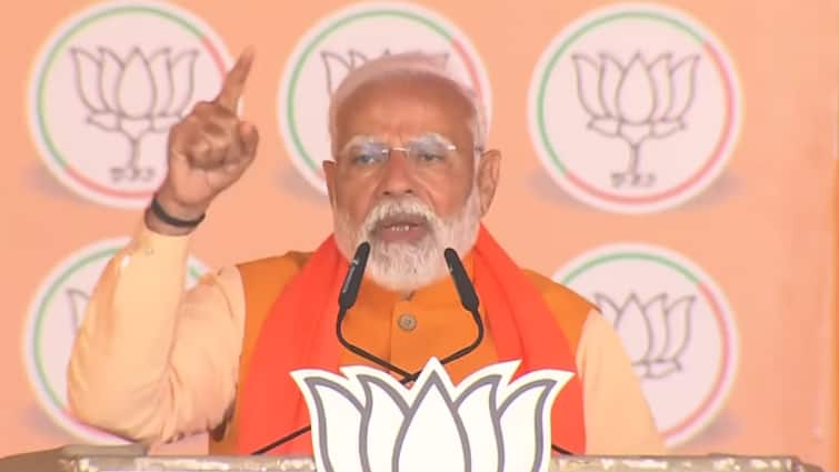 delhi assembly election 2025 pm modi slams aap arvind kejriwal on demolishing slums