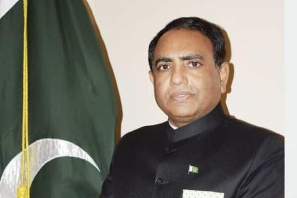 पाकिस्तान की हुई फजीहत, अमेरिका ने राजदूत को घुसने तक नहीं दिया, एयरपोर्ट से ही कर दिया डिपोर्ट