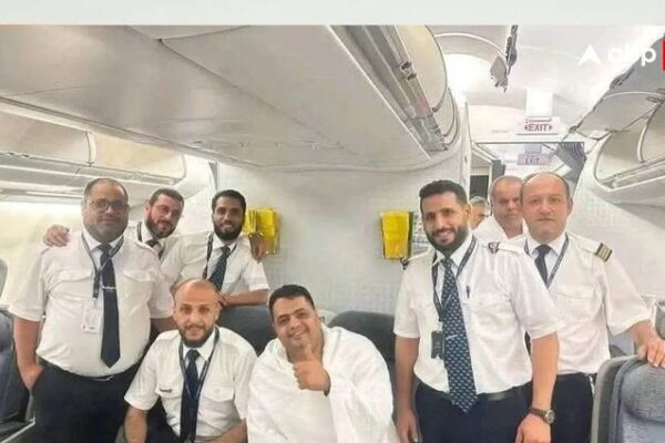 Libya Emir Al Mahdi Mansoor Al Gaddafi reached mecca medina for Hajj from Libya after lot of efforts