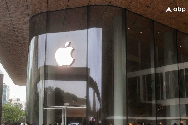 Apple faces trouble foxconn recalls more than 300 chinese engineers from india disrupting iphone 17 production