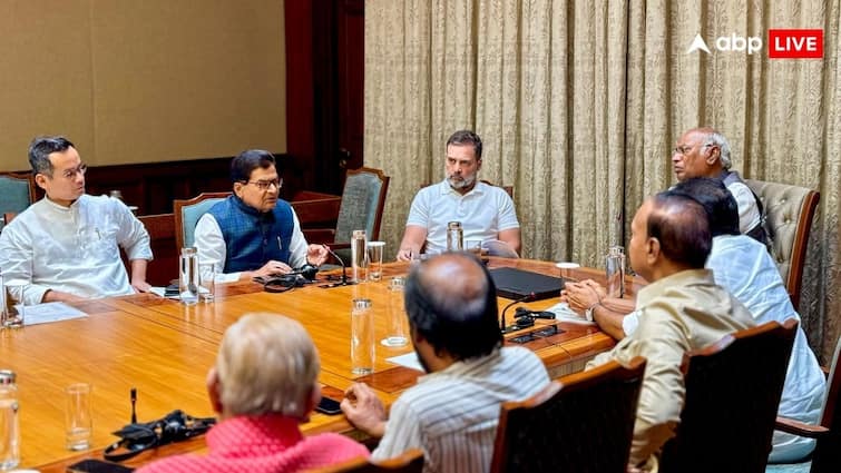 MOTN Poll: राहुल गांधी, अखिलेश यादव या फिर ममता? इंडिया गठबंधन का सबसे बड़ा चेहरा कौन, सर्वे में चौंकाने वाला खुलासा