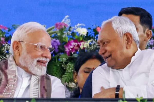 बिहार में फंसा चुनाव तो किंगमेकर बन सकता है पीएम मोदी का ये पुराना ‘दोस्त’, वरिष्ठ पत्रकार ने किया चौंकाने वाला दावा