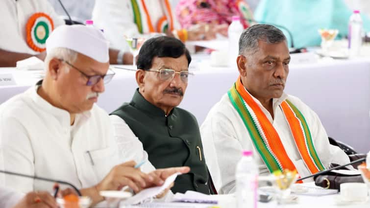 Bihar Elections 2025: बिहार कांग्रेस में विरासत की राजनीति तेज! टिकट के लिए बाप-बेटे की जोड़ियां एक्टिव