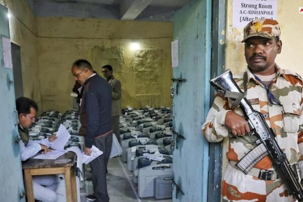 बिहार चुनाव में तैनात होंगी CAPF की 1200 कंपनियां, वोटिंग से पहले एक्शन में चुनाव आयोग