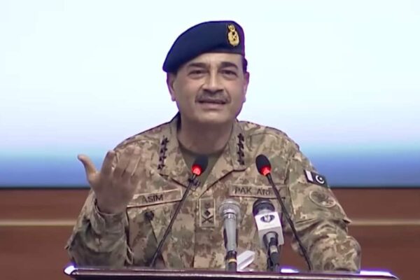 भारत के खिलाफ जहर उगलने वाला आसिम मुनीर होगा PAK का CDF, अब परमाणु हथियार पर भी कंट्रोल