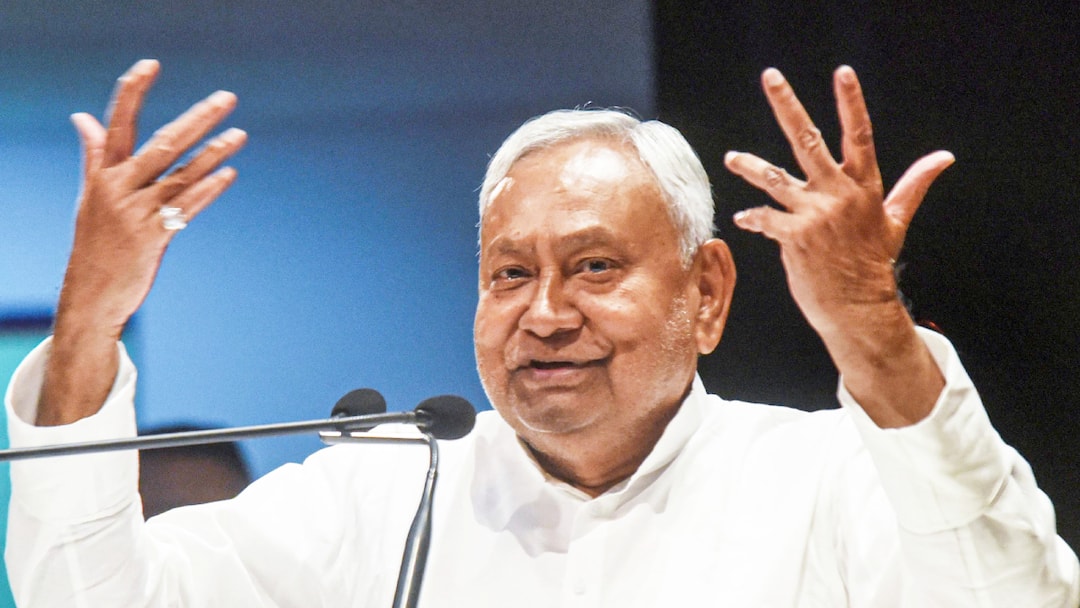 नीतीश का बेदाग चेहरा, फ्री बिजली, महिलाओं को 10 हजार… वो फैक्टर, जिनसे NDA ने बिहार में उड़ा दिया गर्दा!