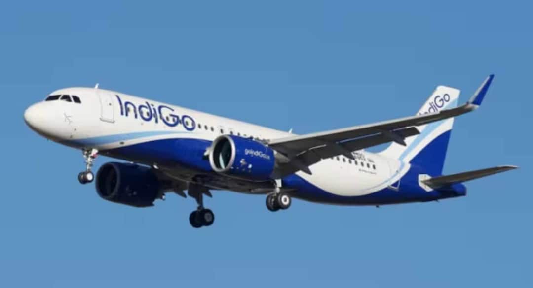 इंडिगो संकट के बीच DGCA का एक्शन, लापरवाही उजागर होते ही 4 इंस्पेक्टर किए सस्पेंड