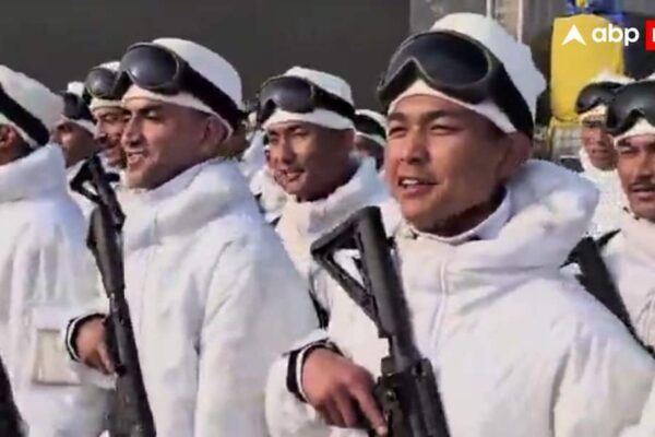 ‘सफेद बूट्स, आंखों पर काला चश्मा, और बर्फीली पहाड़ियों पर एक टक निगरानी…’, गणतंत्र दिवस की परेड में नजर आएंगे व्हाइट सोलजर्स