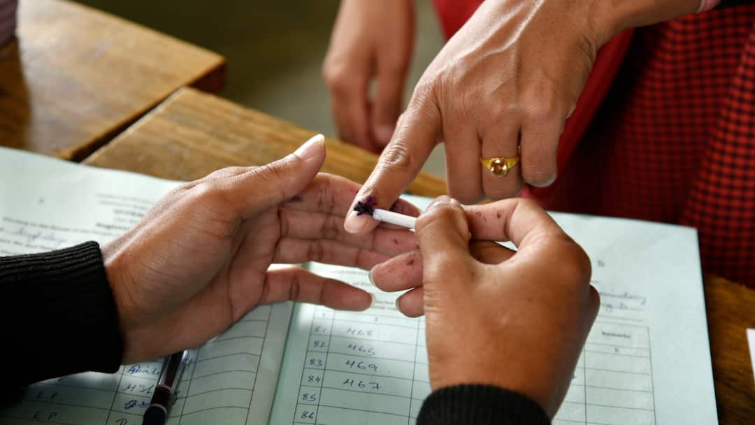 Punjab Municipal Corporation Elections: 1896 वार्डों में वोटिंग जारी, 35 लाख से ज्यादा मतदाता करेंगे प्रत्याशियों का फैसला