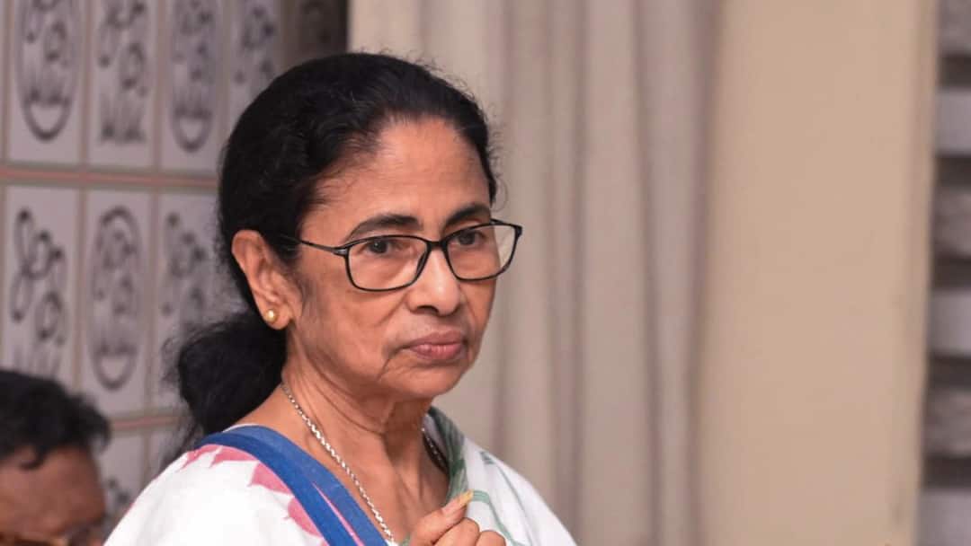 ‘महाराष्ट्र जैसी टूट की ओर बढ़ रही है ममता बनर्जी की पार्टी TMC’, पश्चिम बंगाल के मंत्री ने दावा करते हुए क्या कहा
